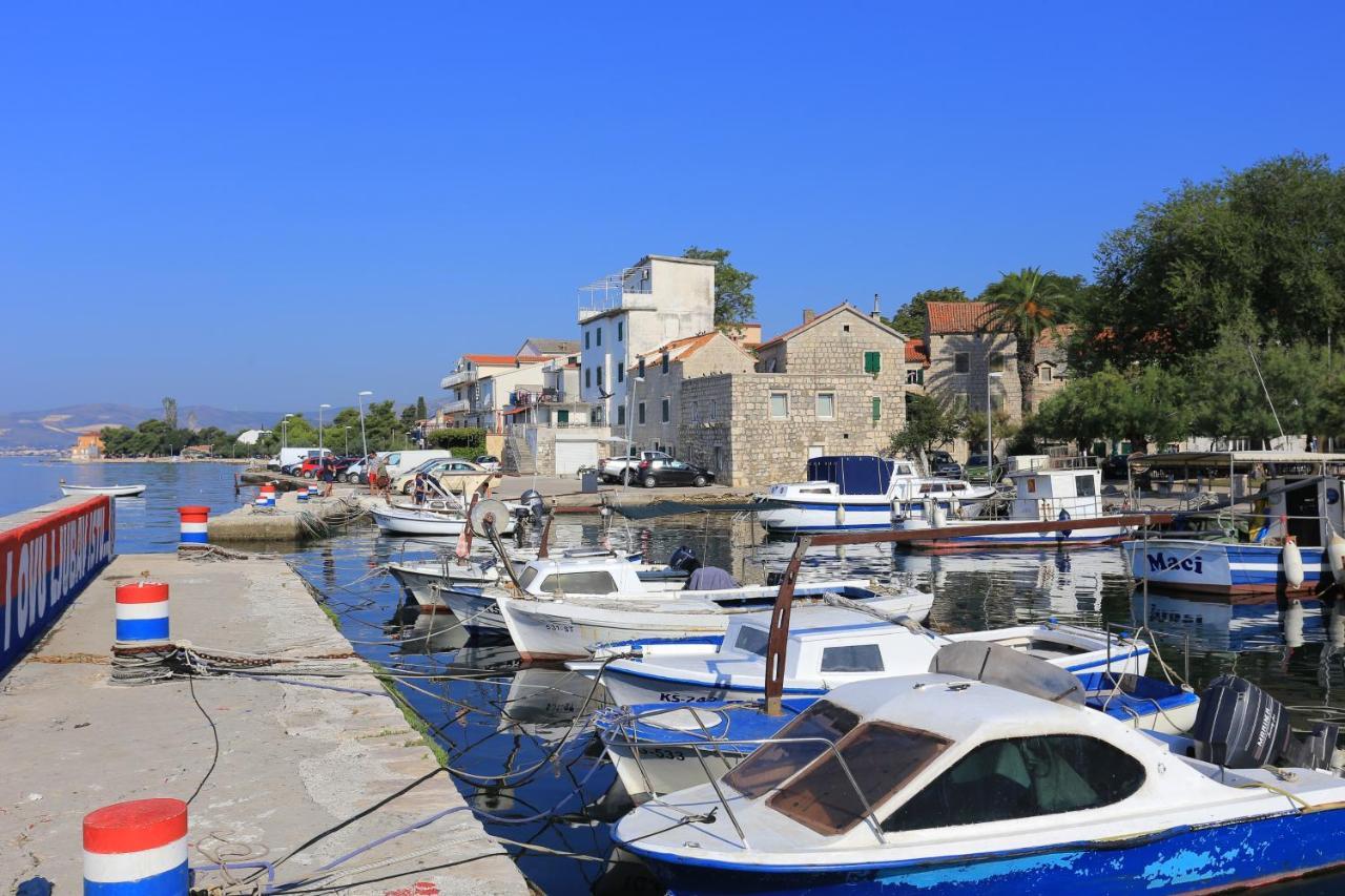 Apartments With A Parking Space Kastel Kambelovac, Kastela - 15480 エクステリア 写真