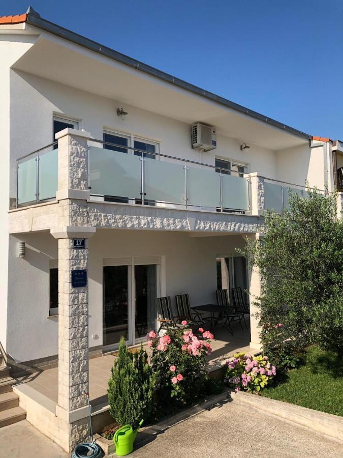 Apartments With A Parking Space Kastel Kambelovac, Kastela - 15480 エクステリア 写真