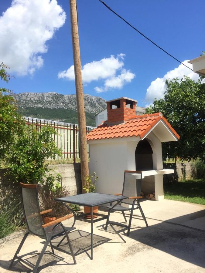 Apartments With A Parking Space Kastel Kambelovac, Kastela - 15480 エクステリア 写真