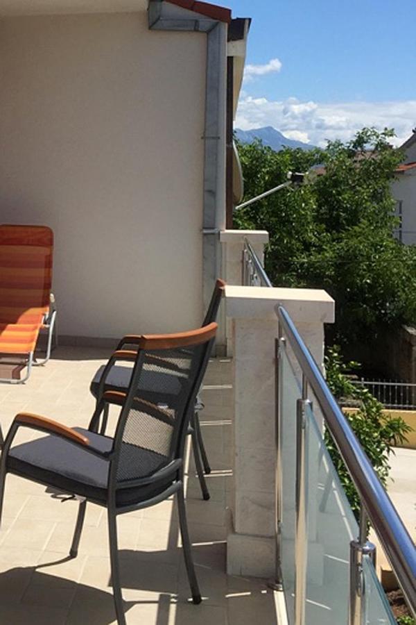Apartments With A Parking Space Kastel Kambelovac, Kastela - 15480 エクステリア 写真